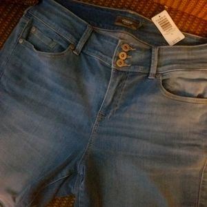 Torrid NWT bemuda shorts  /jeggins super soft